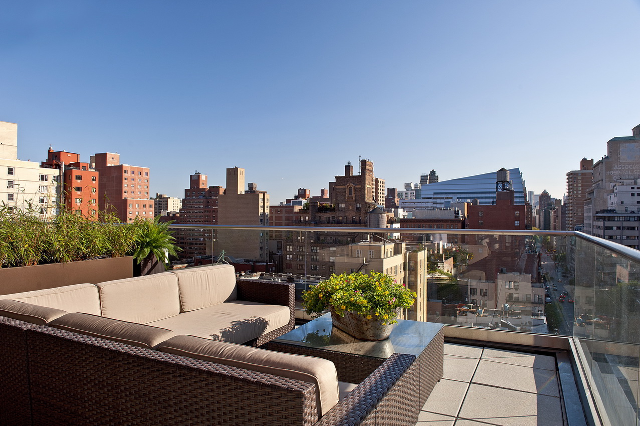 New York Rooftop terrace with kitchen Pat Miller Designs